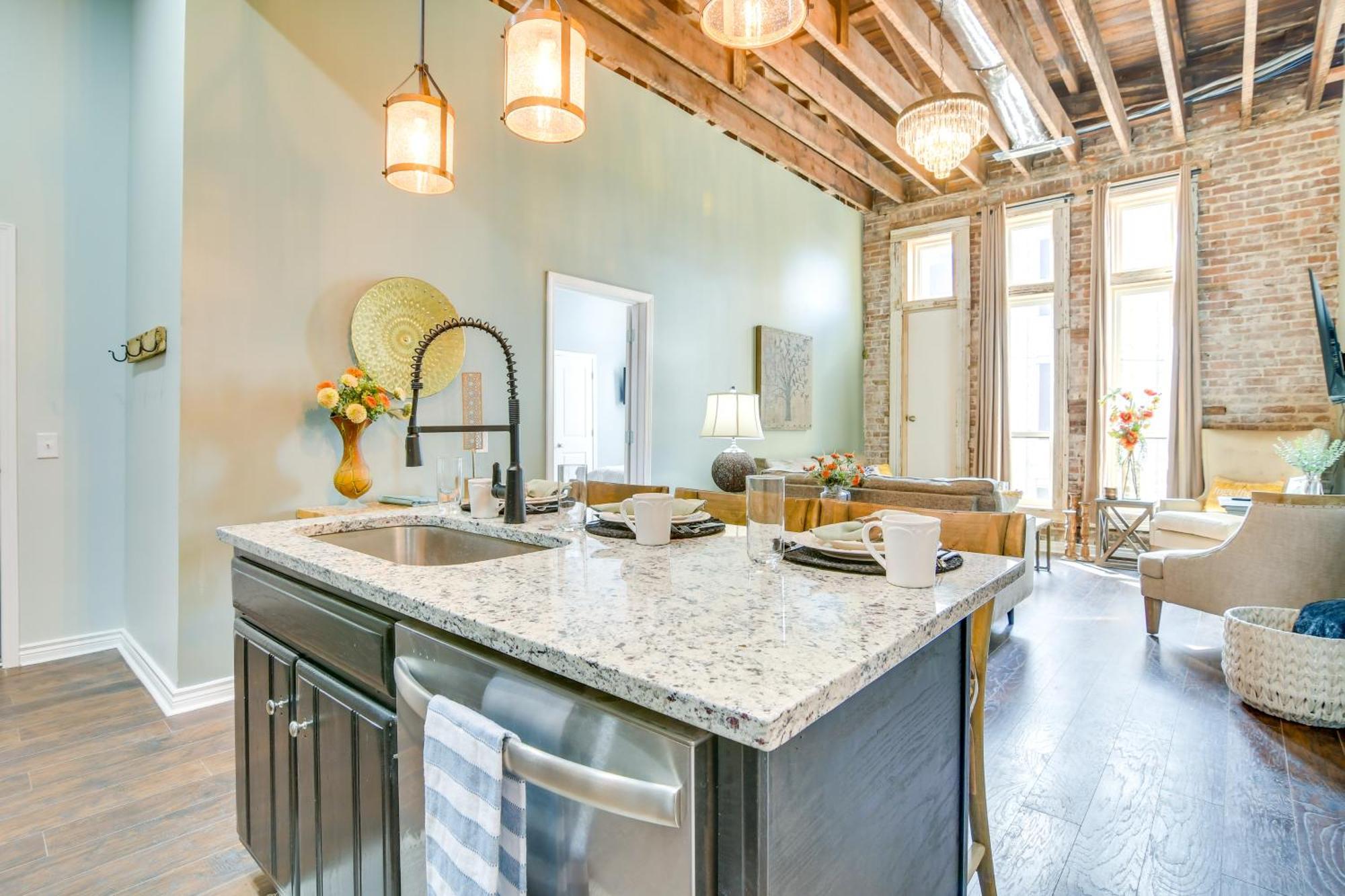Dtwn Loft In The Heart Of Monett Pets Welcome! Extérieur photo
